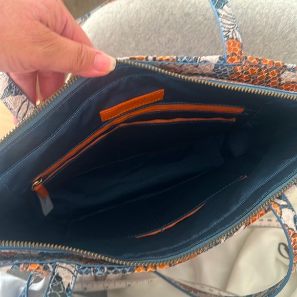 Hobo Haven Tote - Picture 9 of 10